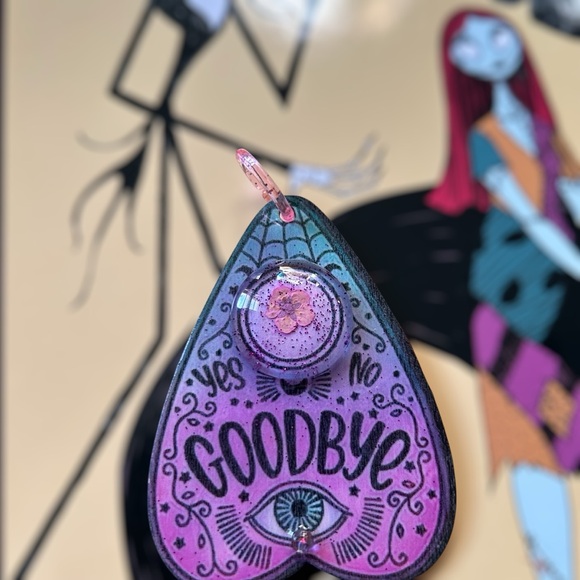 Handmade Resin & Wood Planchette Ornament – Real Dried Flower Inside 🌸 - Picture 3 of 7